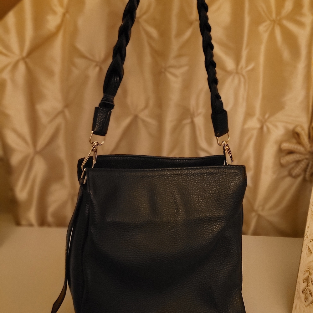 Viola Castellani Elegant Black Leather Shoulder Bag